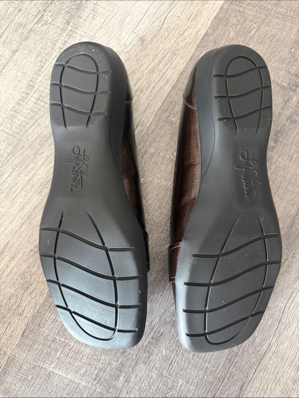 Life Stride Women’s Brown Croc-Embossed Leather Ballet Flats - Picture 3 of 4